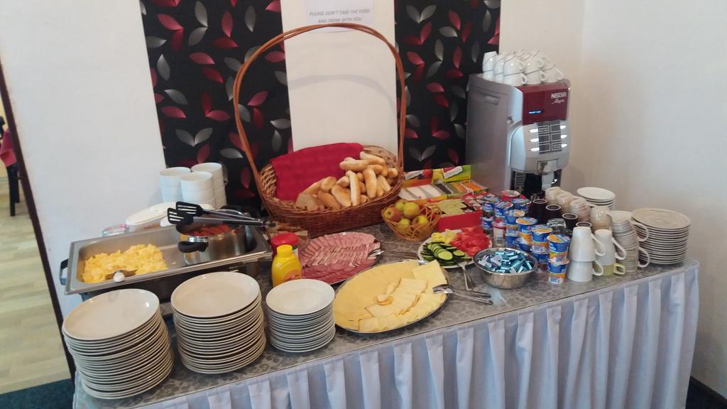 Hotel Pyramida برنو المظهر الخارجي الصورة
